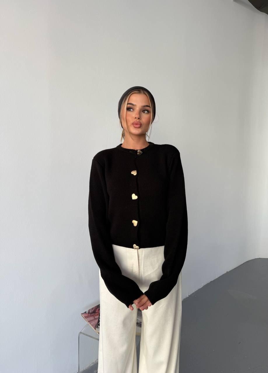 Siyah Kalp Düğmeli Uzun Kol Triko Hırka
